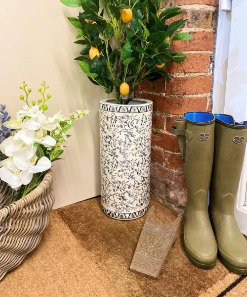 Blue And White Ditsy Print Umbrella Stand 4 Blue And White Ditsy Print Umbrella Stand page 3688.jpg